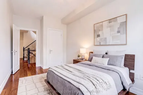 66 Compass Way Mississauga ON L5G 4T8