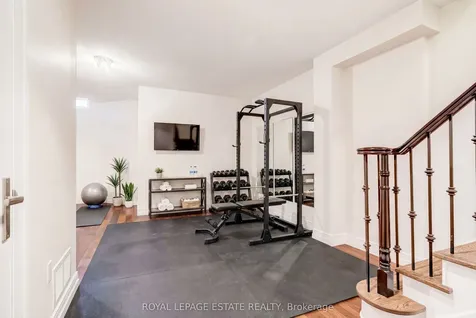 66 Compass Way Mississauga ON L5G 4T8