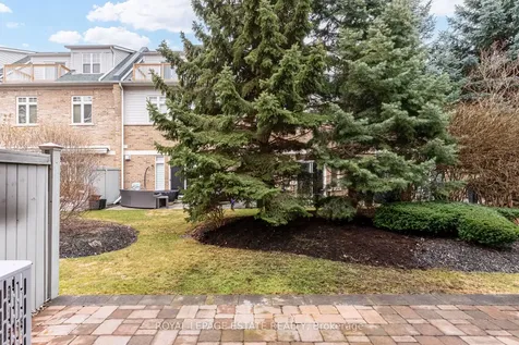 66 Compass Way Mississauga ON L5G 4T8