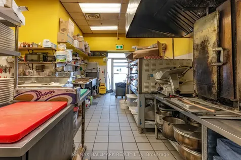 1027 Finch Avenue W Toronto ON M3J 2C7