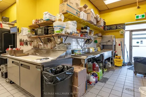 1027 Finch Avenue W Toronto ON M3J 2C7