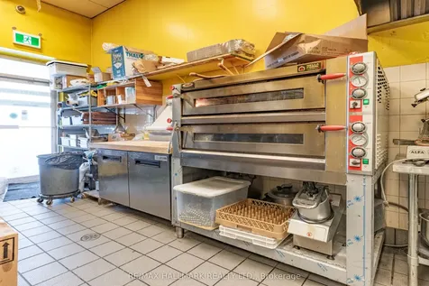 1027 Finch Avenue W Toronto ON M3J 2C7