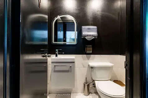 1027 Finch Avenue W Toronto ON M3J 2C7