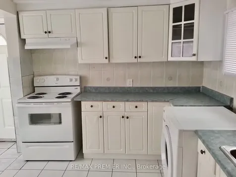 34 Mc Farland Avenue Toronto ON M6H 3N1