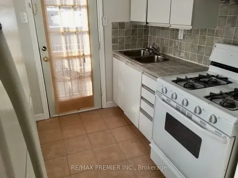 34 Mc Farland Avenue Toronto ON M6H 3N1