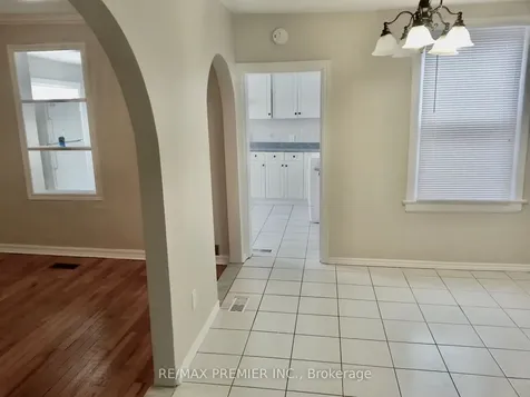 34 Mc Farland Avenue Toronto ON M6H 3N1