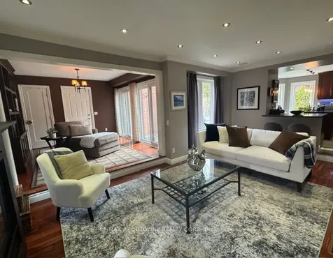 11 Morrison Creek Crescent Oakville ON L6H 4C3