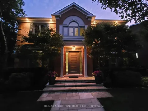 11 Morrison Creek Crescent Oakville ON L6H 4C3
