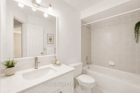 3956 Manatee Way Mississauga ON L5M 6P5
