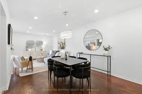 587 Timber Lane Burlington ON L7L 4B1