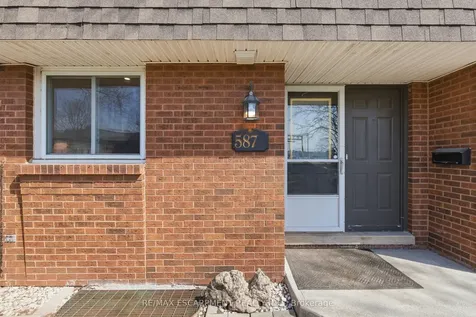 587 Timber Lane Burlington ON L7L 4B1