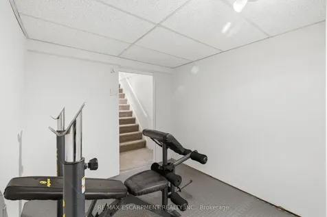 587 Timber Lane Burlington ON L7L 4B1