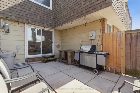 587 Timber Lane Burlington ON L7L 4B1