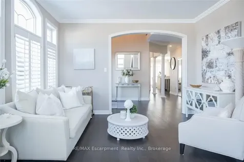 2454 Longridge Crescent Oakville ON L6H 6N8