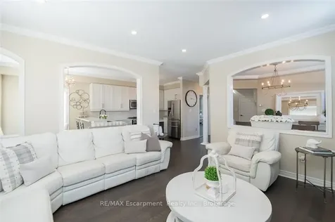 2454 Longridge Crescent Oakville ON L6H 6N8