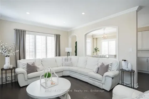 2454 Longridge Crescent Oakville ON L6H 6N8