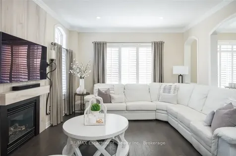 2454 Longridge Crescent Oakville ON L6H 6N8