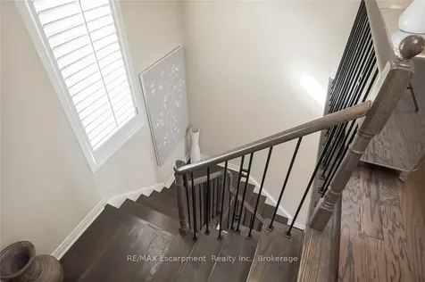 2454 Longridge Crescent Oakville ON L6H 6N8