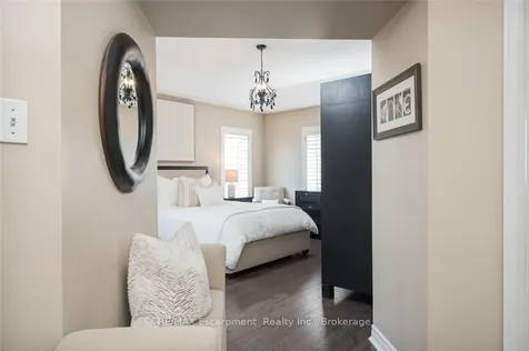 2454 Longridge Crescent Oakville ON L6H 6N8