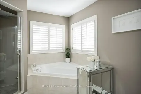 2454 Longridge Crescent Oakville ON L6H 6N8