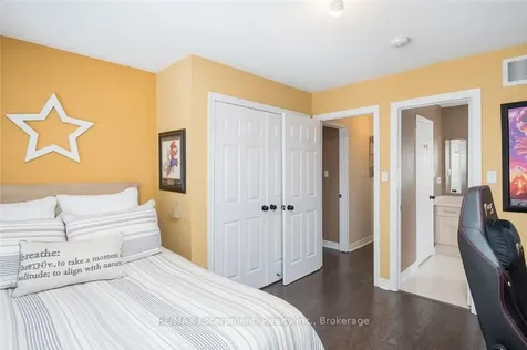 2454 Longridge Crescent Oakville ON L6H 6N8