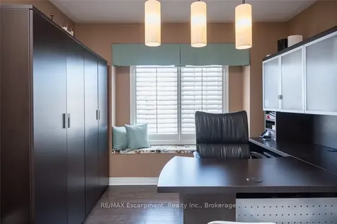 2454 Longridge Crescent Oakville ON L6H 6N8