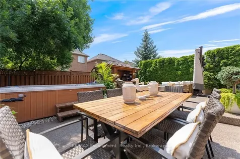 2454 Longridge Crescent Oakville ON L6H 6N8