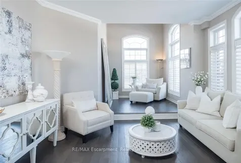 2454 Longridge Crescent Oakville ON L6H 6N8