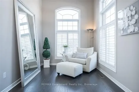 2454 Longridge Crescent Oakville ON L6H 6N8