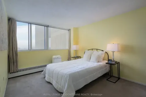2301 Derry Road W Mississauga ON L5N 2R4