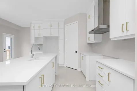 15 Keyworth Crescent Brampton ON L6R 4G3