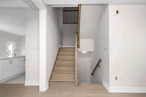 15 Keyworth Crescent Brampton ON L6R 4G3