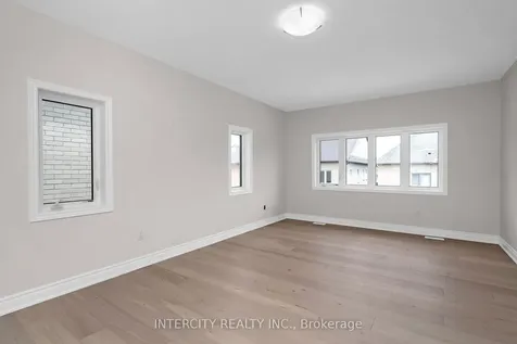 15 Keyworth Crescent Brampton ON L6R 4G3