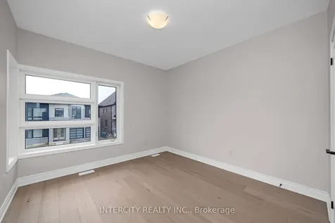 15 Keyworth Crescent Brampton ON L6R 4G3