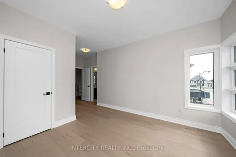 15 Keyworth Crescent Brampton ON L6R 4G3