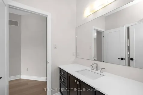 15 Keyworth Crescent Brampton ON L6R 4G3