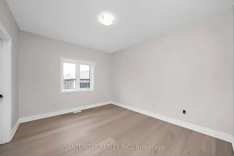 15 Keyworth Crescent Brampton ON L6R 4G3