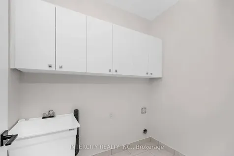 15 Keyworth Crescent Brampton ON L6R 4G3