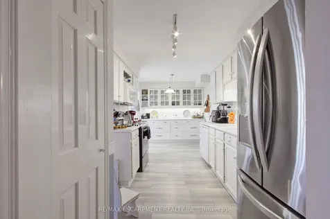 1233 Havendale Boulevard Burlington ON L7P 3S1