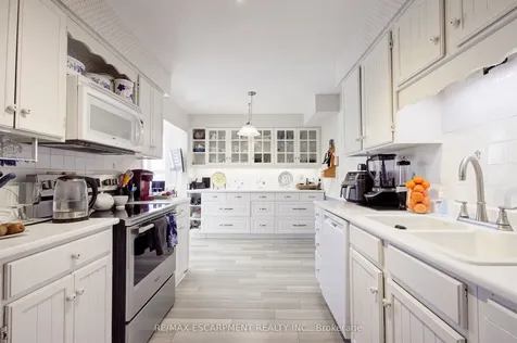 1233 Havendale Boulevard Burlington ON L7P 3S1