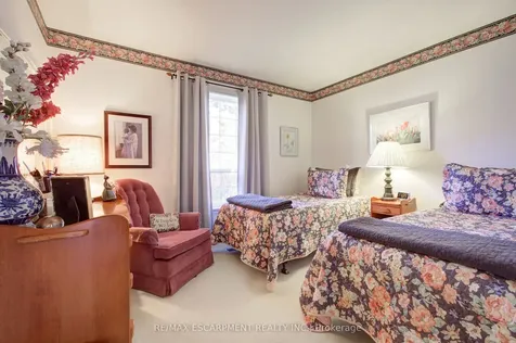1233 Havendale Boulevard Burlington ON L7P 3S1