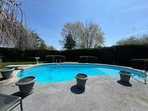 1233 Havendale Boulevard Burlington ON L7P 3S1