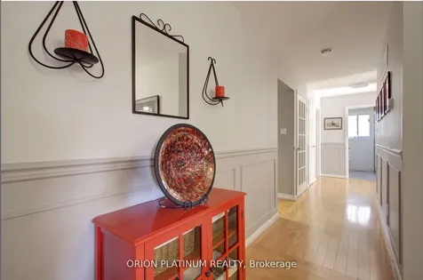 1706 Branchwood Park Mississauga ON L4W 2E6