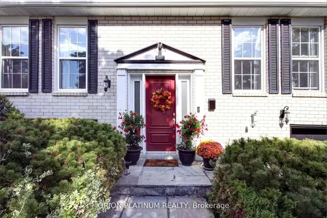 1706 Branchwood Park Mississauga ON L4W 2E6