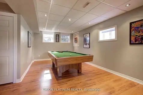 1706 Branchwood Park Mississauga ON L4W 2E6