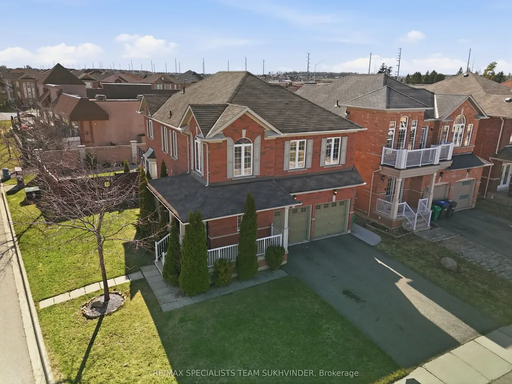 42 Delphinium Way Brampton ON L7A 0N4