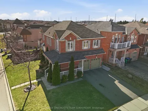 42 Delphinium Way Brampton ON L7A 0N4