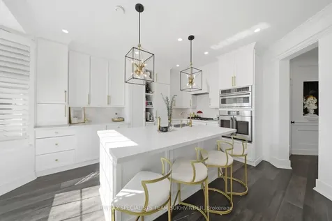 42 Delphinium Way Brampton ON L7A 0N4