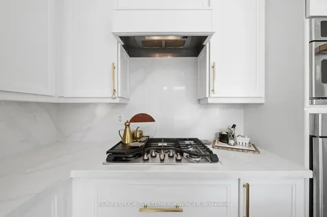 42 Delphinium Way Brampton ON L7A 0N4