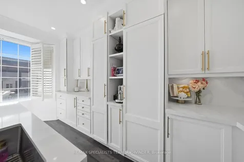 42 Delphinium Way Brampton ON L7A 0N4